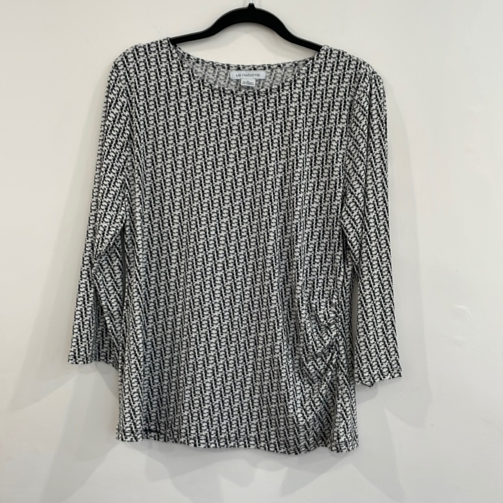 Liz Claiborne XL ruched side black and white top